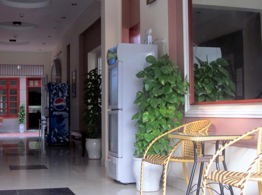 Sen Hotel Hai Phong Bagian luar foto