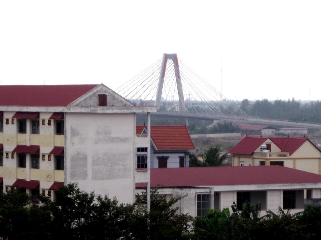 Sen Hotel Hai Phong Bagian luar foto